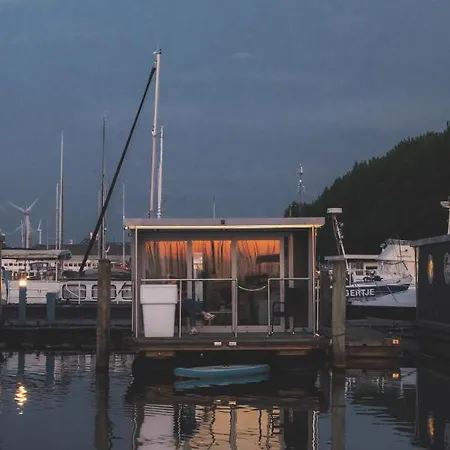 Hotel en barco Luxurious Houseboat - Modern Dinteloord